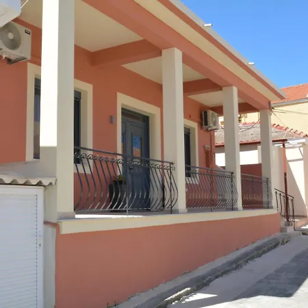 Terracotta Apartment Lixouri