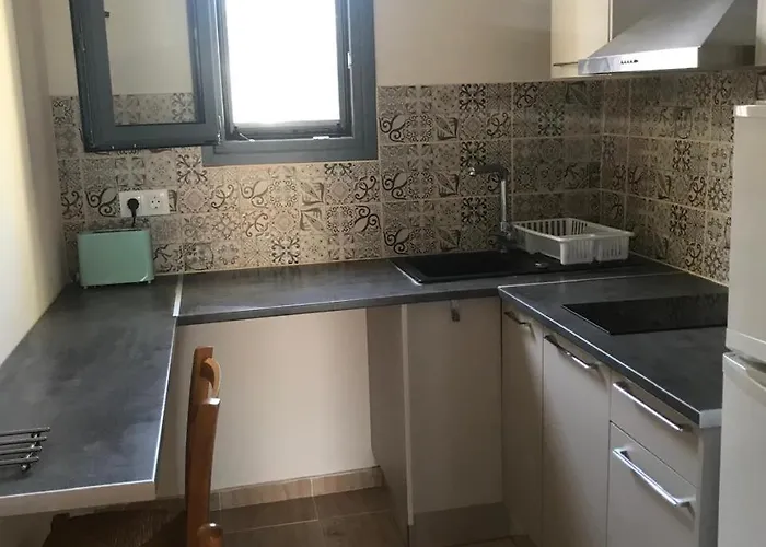 Terracotta * Lixouri