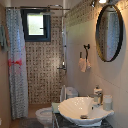 Terracotta Apartment *